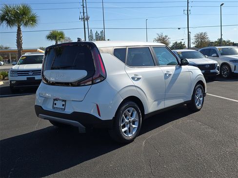 New 2025 Kia Soul LX image 8
