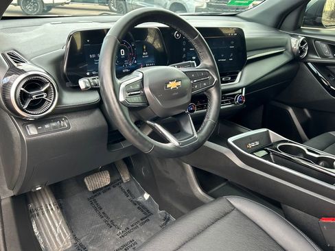 Used 2025 Chevrolet Equinox LT w/ Convenience Package II image 7