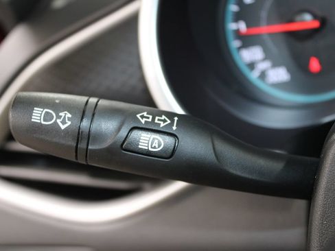 Used 2025 Chevrolet Malibu LT FWD image 34