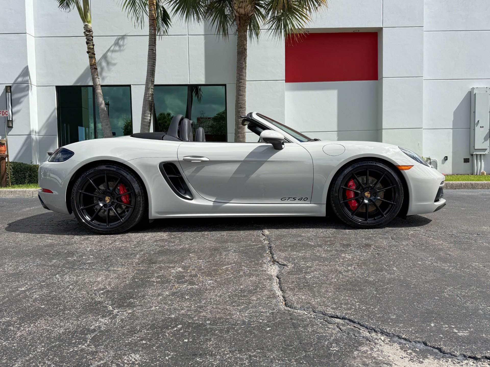 Used 2024 Porsche 718 Boxster GTS RWD image 2