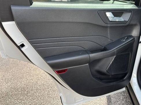 New 2025 Ford Escape SE image 22