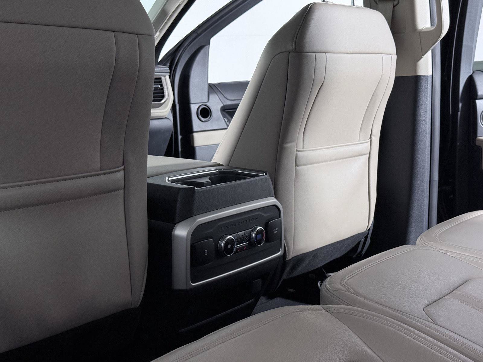 Used 2023 Ford Expedition Limited AWD/4WD image 27