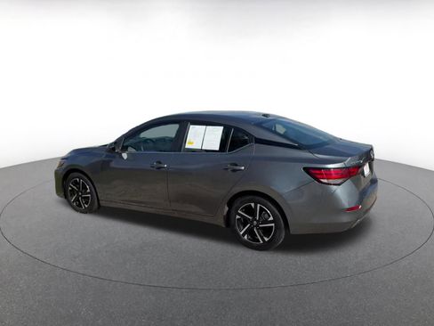 Used 2024 Nissan Sentra SV FWD image 8