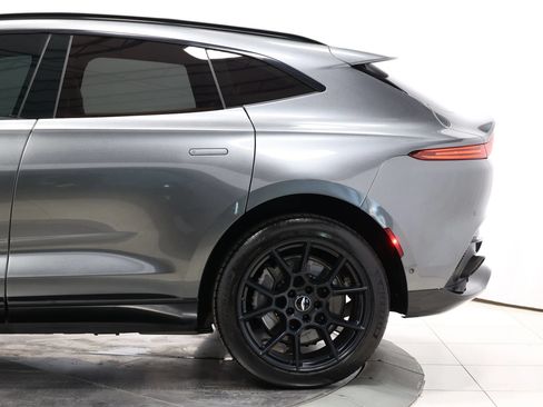 Used 2021 Aston Martin DBX AWD/4WD image 9