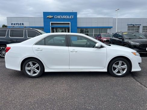 Used 2013 Toyota Camry SE FWD image 2