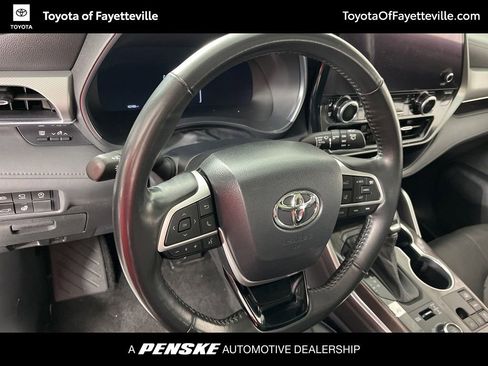 Used 2023 Toyota Highlander Platinum image 31