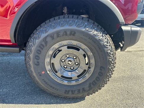 New 2025 Ford Bronco Badlands image 12