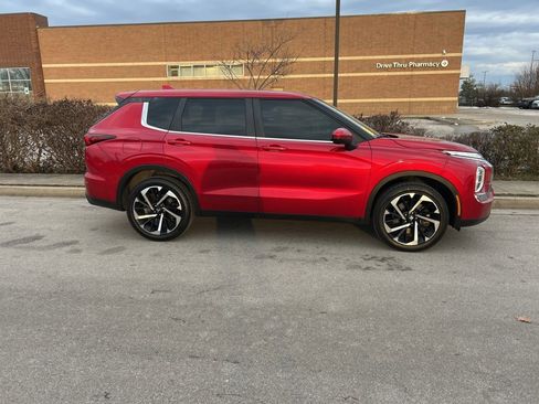 Used 2022 Mitsubishi Outlander ES image 4
