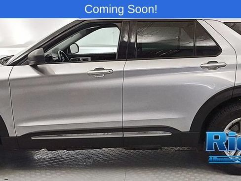 Certified 2021 Ford Explorer XLT RWD image 5
