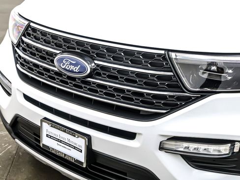 Used 2023 Ford Explorer XLT w/ Equipment Group 202A image 13