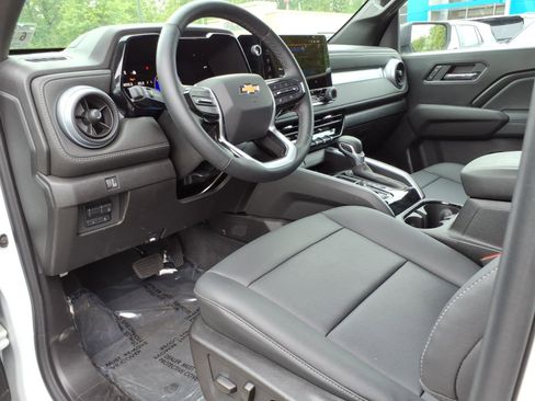 Used 2025 Chevrolet Colorado W/T w/ Advanced Trailering Package RWD image 12