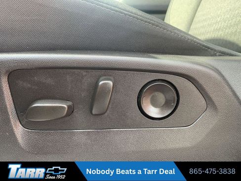 Used 2025 Chevrolet Silverado 1500 LT AWD/4WD image 14