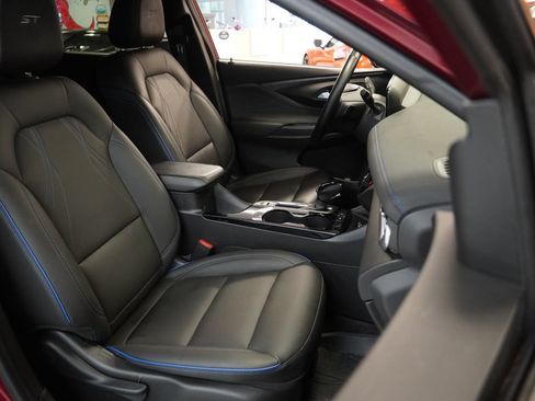 Used 2024 Buick Envista Sport Touring w/ Convenience I Package FWD image 33