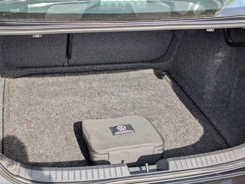 Used 2022 Volkswagen Jetta SE image 25