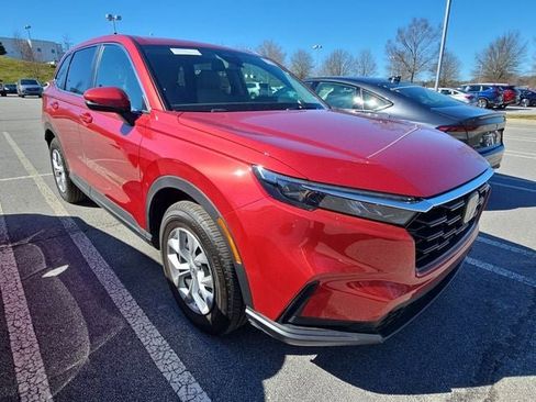 Used 2025 Honda CR-V LX image 9