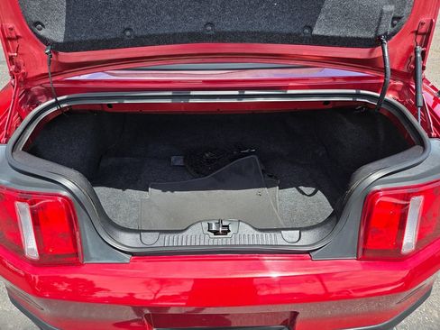 Used 2010 Ford Mustang Premium RWD image 9