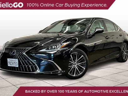 Used 2022 Lexus ES 300h w/ Premium Package