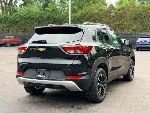 Used 2023 Chevrolet TrailBlazer LT w/ Convenience Package AWD/4WD image 5