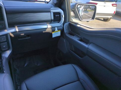 New 2025 Ford F150 Lariat w/ Equipment Group 501A Mid image 17