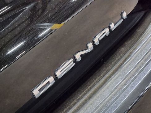 Used 2024 GMC Yukon Denali image 26