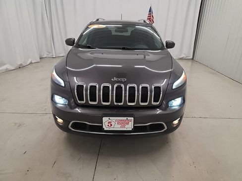 Used 2018 Jeep Cherokee Limited AWD/4WD image 8