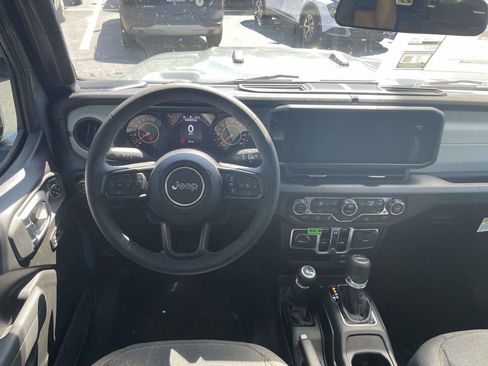 New 2025 Jeep Gladiator Sport image 11