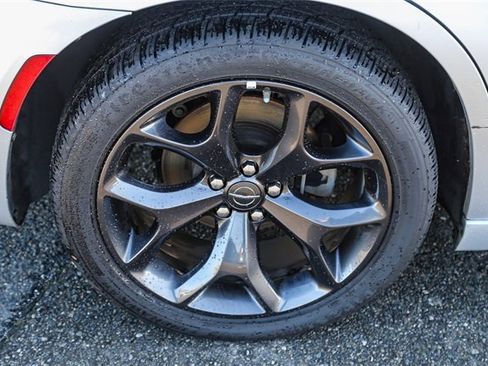 Used 2022 Chrysler 300 S image 11