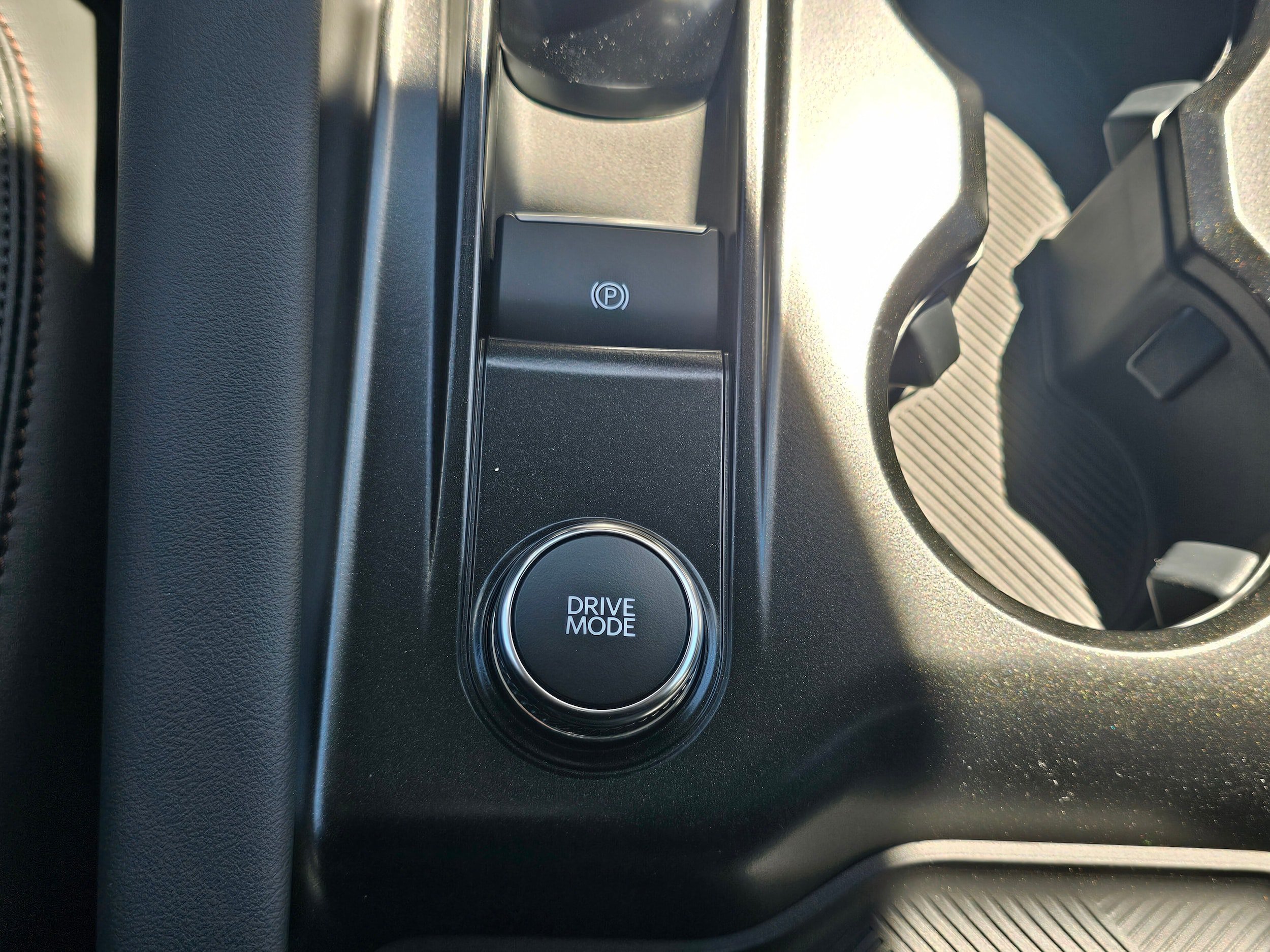 New 2026 Ford Explorer Active w/ Active Comfort Package AWD/4WD image 24