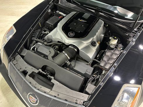 Used 2009 Cadillac XLR V RWD image 5