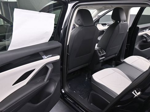 New 2026 Volkswagen Tiguan SE AWD/4WD image 39