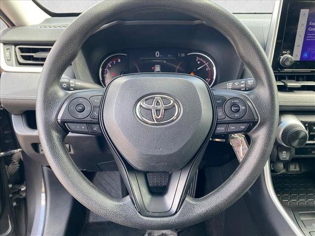 Used 2025 Toyota RAV4 LE AWD/4WD image 10