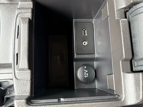 Used 2017 Ford Focus SE FWD image 24