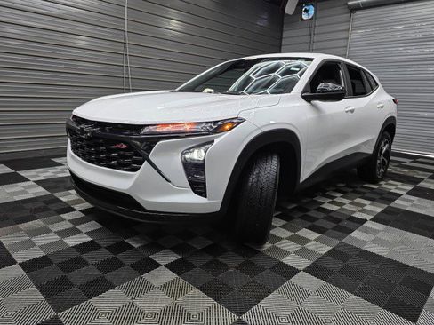 Used 2024 Chevrolet Trax RS w/ Driver Confidence Package FWD image 37
