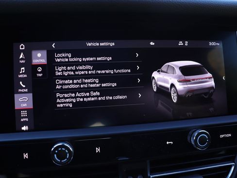 Used 2024 Porsche Macan image 34