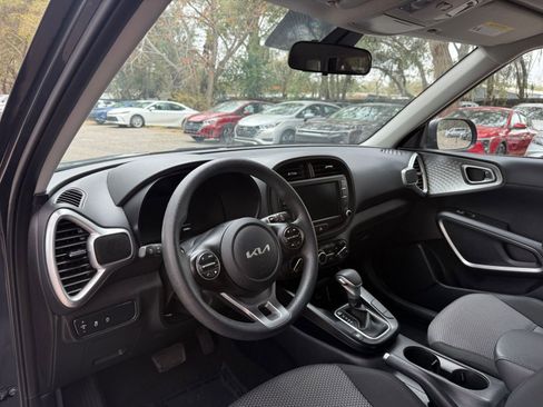 Used 2025 Kia Soul LX w/ LX Technology Package image 29