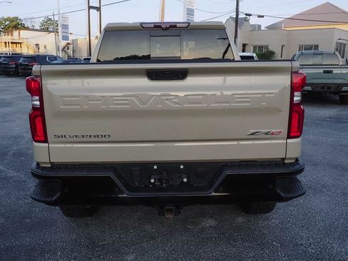 Used 2022 Chevrolet Silverado 1500 ZR2 w/ Technology Package AWD/4WD image 6