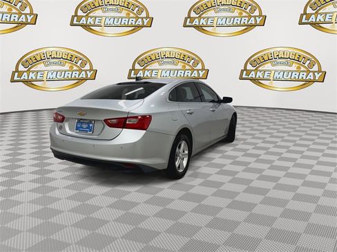 Used 2021 Chevrolet Malibu LS image 2
