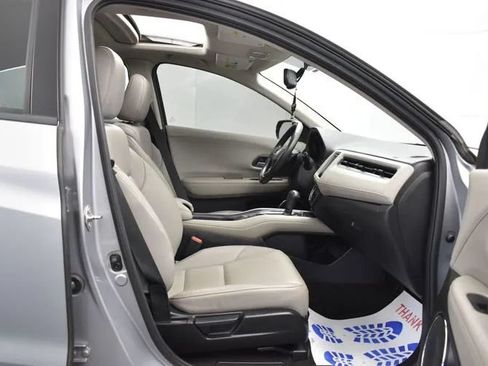 Used 2018 Honda HR-V EX-L image 17