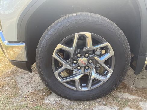 New 2026 GMC Sierra 1500 SLT w/ SLT Premium Plus Package image 8