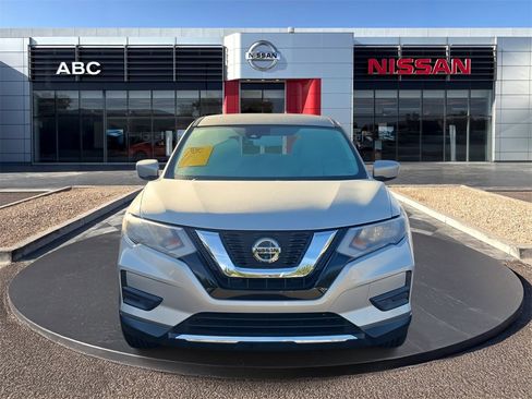 Used 2020 Nissan Rogue S image 2
