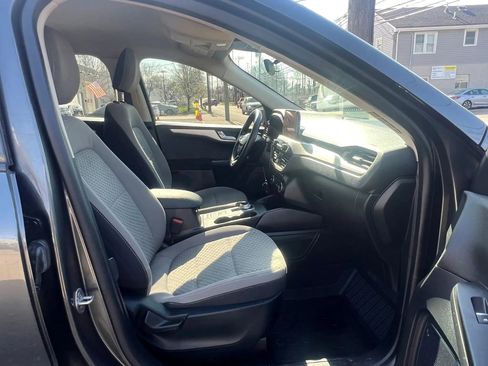 Used 2020 Ford Escape SE image 31