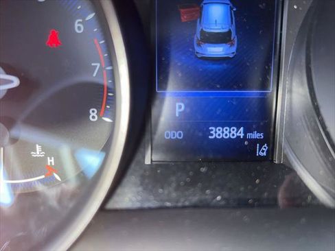 Certified 2018 Toyota C-HR XLE image 18