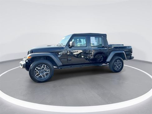 Used 2023 Jeep Gladiator Sport image 5