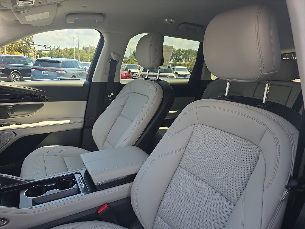 New 2026 Lincoln Nautilus Premier AWD/4WD image 13