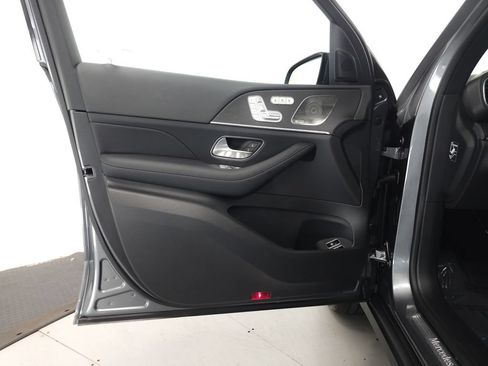Used 2025 Mercedes-Benz GLE 450e 4MATIC image 5