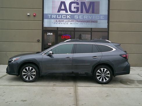 Used 2024 Subaru Outback Touring image 3