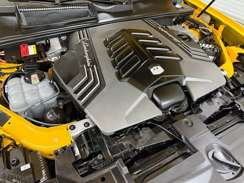 Used 2020 Lamborghini Urus image 58