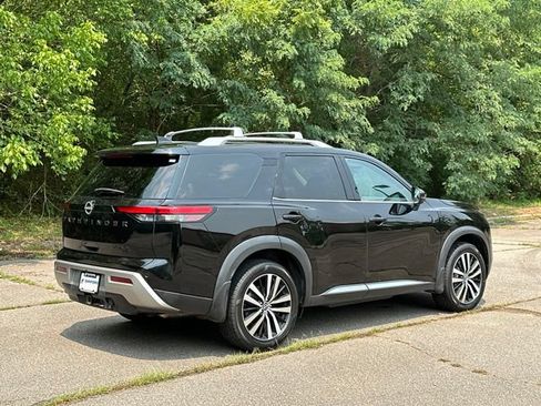Used 2023 Nissan Pathfinder Platinum AWD/4WD image 5
