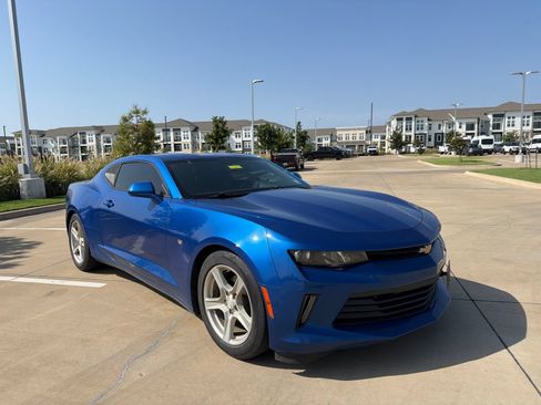 Used 2017 Chevrolet Camaro LT RWD image 1