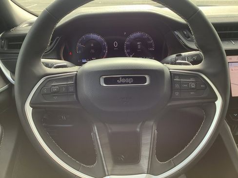 New 2026 Jeep Grand Cherokee Altitude image 11